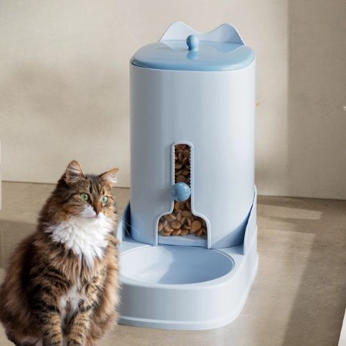 distributeur-de-croquettes-chat-bleu