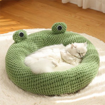 Cocon chat grenouille coussin