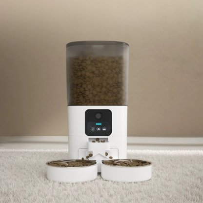 distributeur automatique nourriture pour chat avec caméra blanc