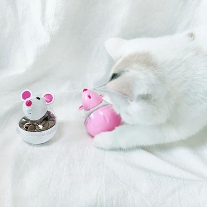 Distributeur-croquette-souris-et-chat-qui-joue