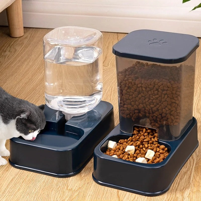 Distributeur croquettes eau chat bleu chat qui boit