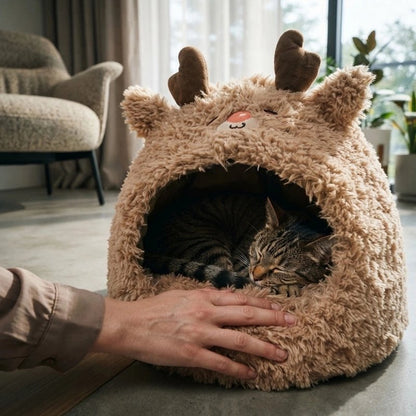 Niche chat en peluche en forme de renne avec bois brodés